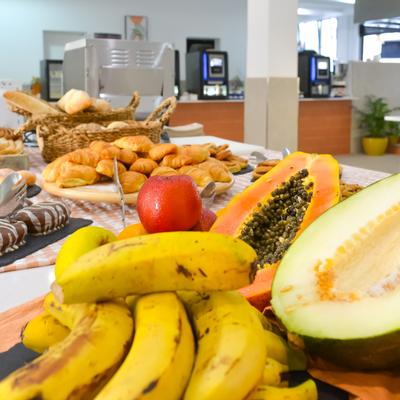 Petit-déjeuner buffet Surfing Colors Corralejo Petit-déjeuner buffet Surfing Colors Corralejo